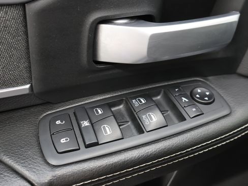 Used 2020 RAM 2500 Big Horn w/ Night Edition AWD/4WD image 41