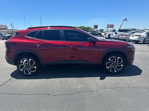 Used 2025 Chevrolet Trax RS w/ Driver Confidence Package FWD image 3