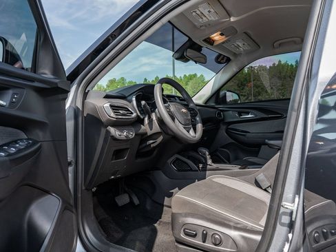 Used 2021 Chevrolet TrailBlazer LT FWD image 17