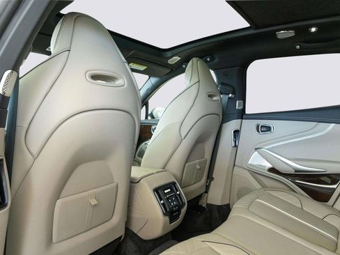 Used 2025 Aston Martin DBX 707 image 36