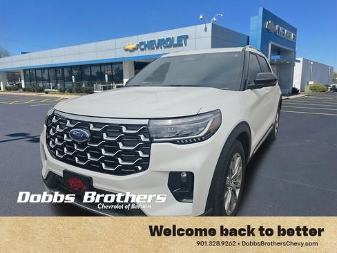 Used 2025 Ford Explorer Platinum RWD image 2