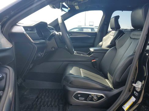 Used 2025 Jeep Grand Cherokee L Overland w/ Luxury Tech Group IV image 15