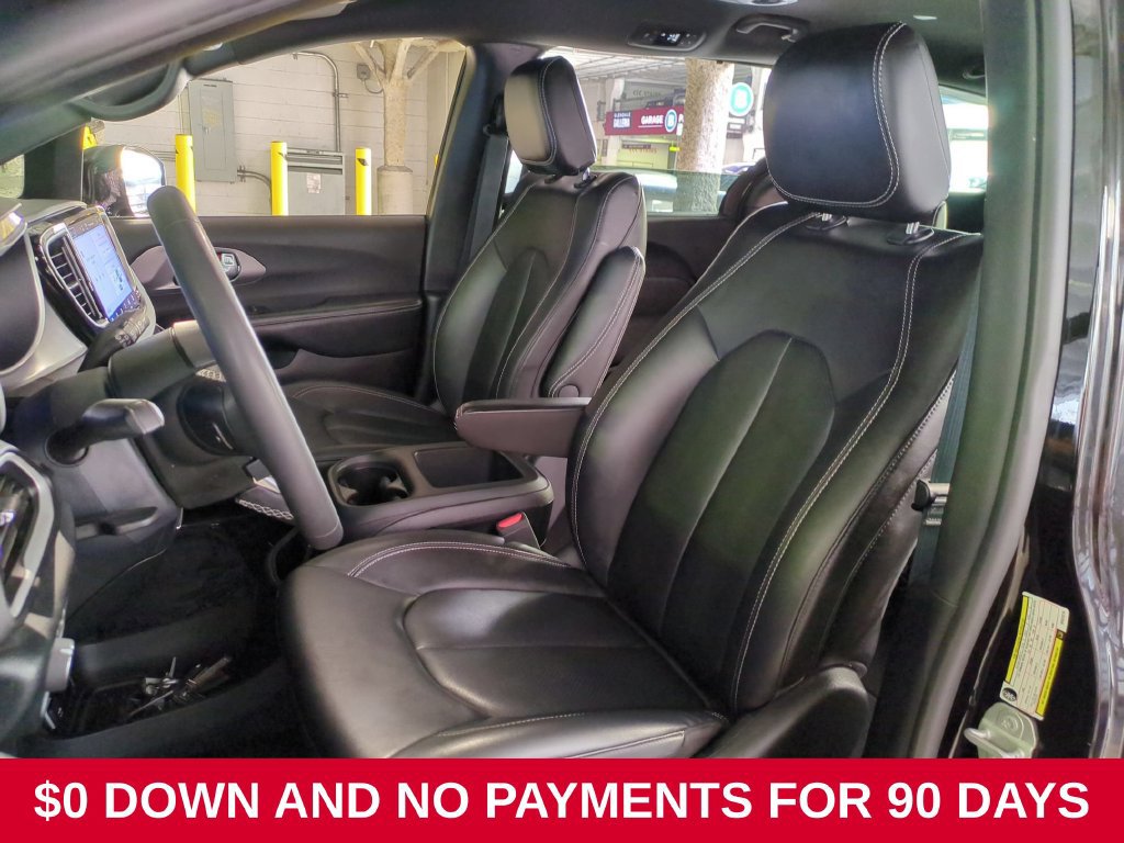 Used 2025 Chrysler Pacifica Select FWD image 23