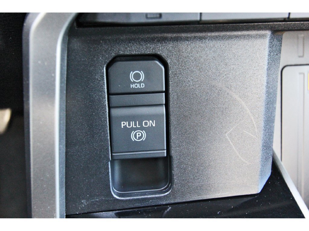 Used 2024 Toyota Tundra Limited AWD/4WD image 29