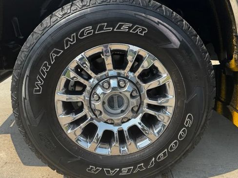Used 2022 Ford F250 Lariat w/ Lariat Ultimate Package AWD/4WD image 20