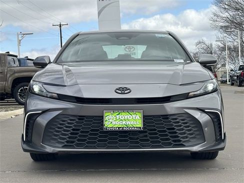 Used 2025 Toyota Camry SE image 7