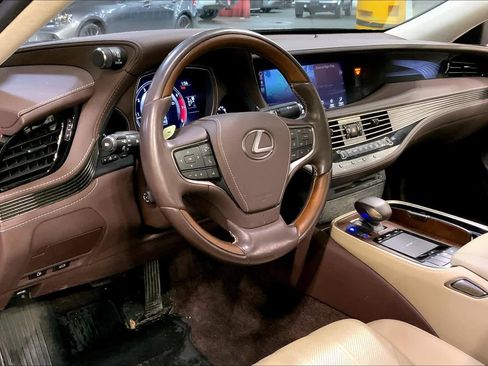 Used 2019 Lexus LS 500 AWD image 15