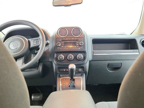 Used 2017 Jeep Patriot Sport FWD image 19