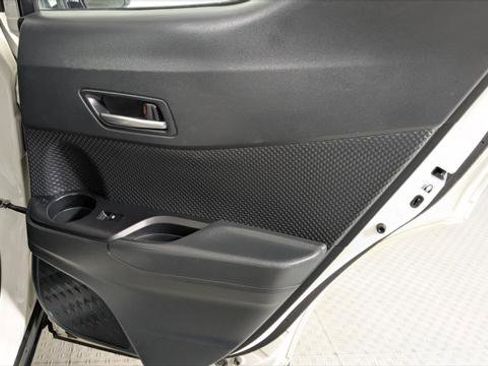 Used 2018 Toyota C-HR XLE image 19