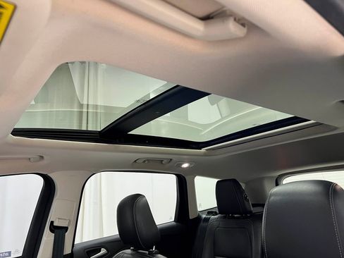 Used 2018 Ford Escape Titanium w/ Ford Safe & Smart Package image 12