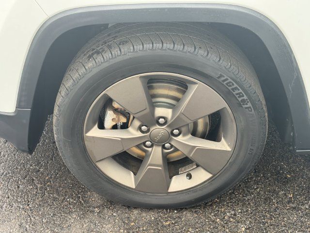 Used 2016 Jeep Cherokee 75th Anniversary FWD image 10