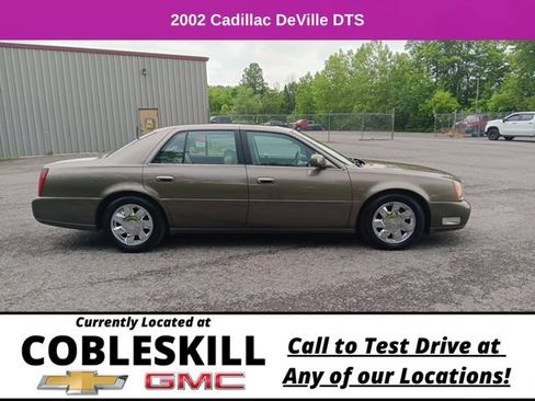 Used 2002 Cadillac De Ville DTS w/ Premium Equipment Pkg FWD image 2