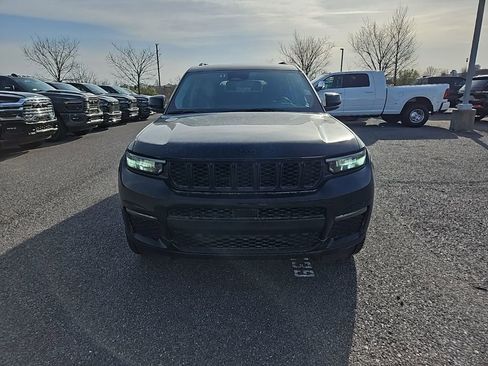 Used 2023 Jeep Grand Cherokee L Limited w/ Black Appearance Package image 2