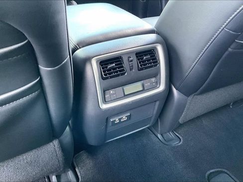 Used 2019 INFINITI QX60 Luxe w/ Essential Package FWD image 32