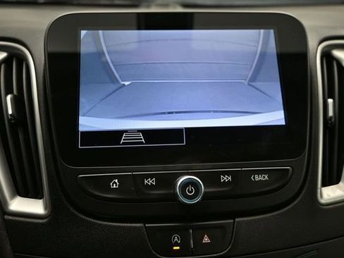 Used 2022 Chevrolet Malibu LT FWD image 17