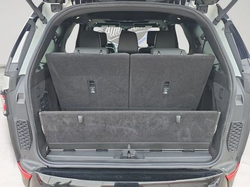 Used 2018 Land Rover Discovery HSE Luxury image 18