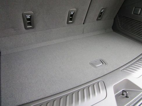 New 2026 GMC Yukon Elevation image 13