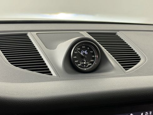 Certified 2026 Porsche Macan S AWD/4WD image 27