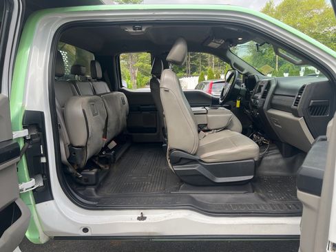 Used 2018 Ford F550 4x4 SuperCab Super Duty image 16