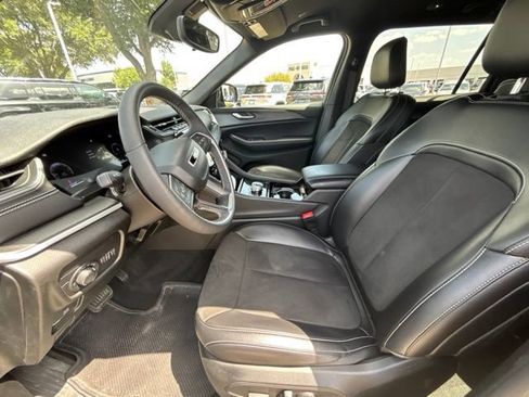 Used 2023 Jeep Grand Cherokee L Laredo AWD/4WD image 11