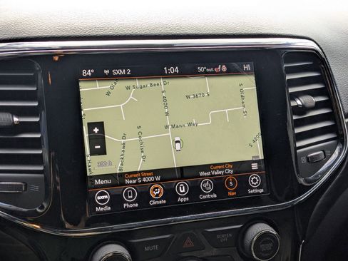 Used 2020 Jeep Grand Cherokee Laredo image 22