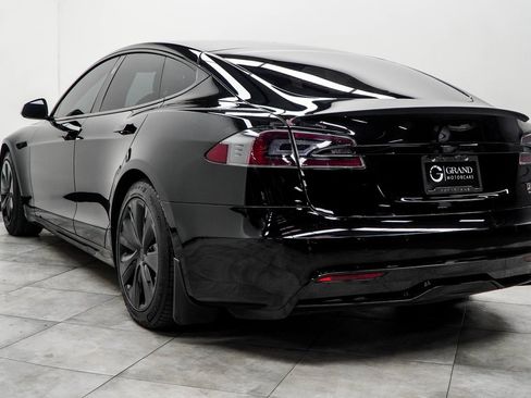 Used 2021 Tesla Model S Plaid image 11