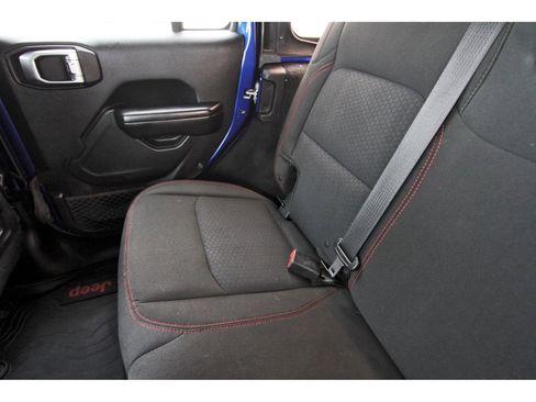 Used 2018 Jeep Wrangler Unlimited Rubicon AWD/4WD image 14