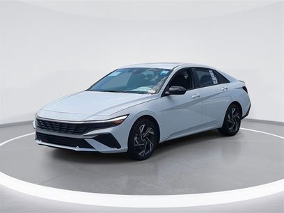 New 2025 Hyundai Elantra SEL