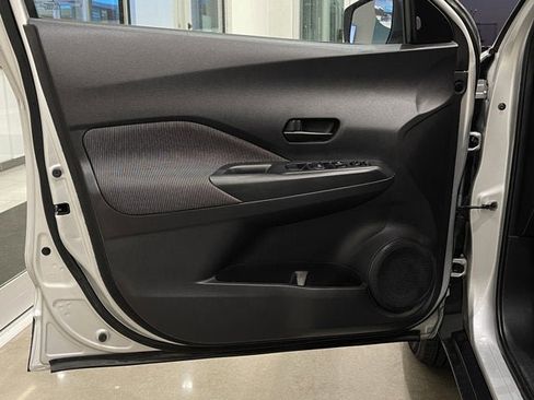 Used 2020 Nissan Kicks S image 9