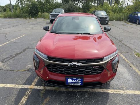 Used 2026 Chevrolet Trax RS w/ Driver Confidence Package FWD image 2