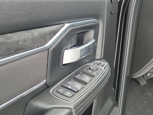 Used 2024 RAM 2500 Big Horn w/ Safety Group image 7