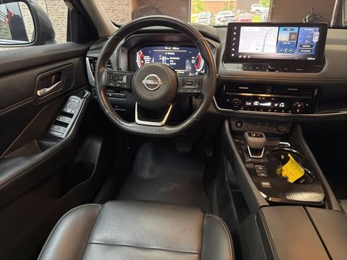 Used 2024 Nissan Rogue SL w/ SL Premium Package FWD image 16