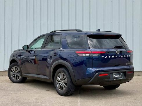 Used 2022 Nissan Pathfinder SV AWD/4WD image 4