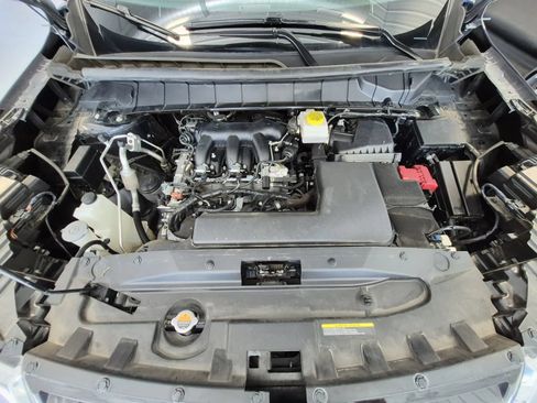 Used 2025 Nissan Pathfinder SL AWD/4WD image 46