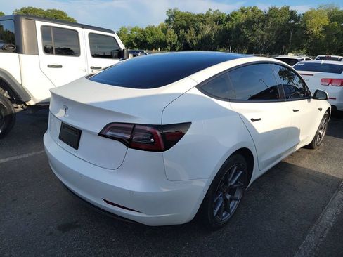 Used 2022 Tesla Model 3 Standard Range RWD image 6