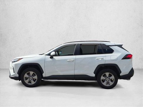 Used 2022 Toyota RAV4 XLE w/ Convenience Package FWD image 8