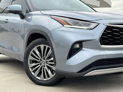 Used 2021 Toyota Highlander Platinum image 9