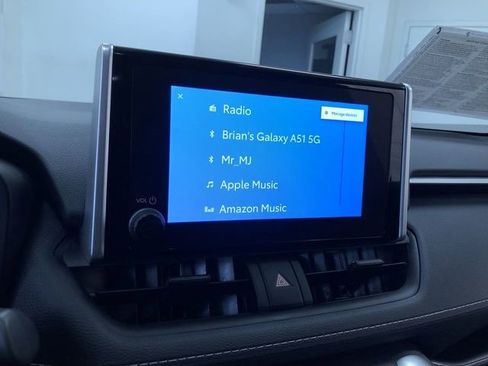 Used 2025 Toyota RAV4 XLE image 29