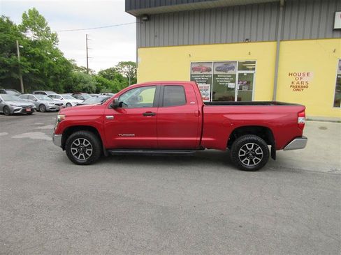 Used 2018 Toyota Tundra SR5 AWD/4WD image 2