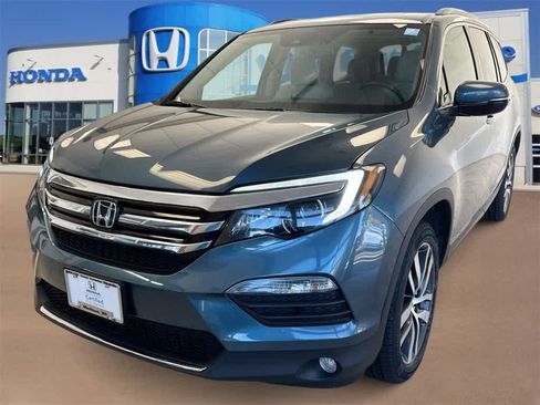 Certified 2017 Honda Pilot Touring image 4