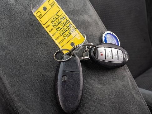 Used 2015 Nissan Altima 2.5 S w/ Power Driver Seat Package FWD image 31