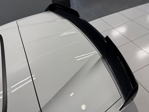 Used 2016 Chevrolet Corvette Z06 w/ 3LZ Preferred Equipment Group image 5