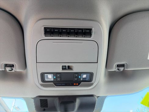 Used 2023 Ford F250 XL w/ Snow Plow Prep Package AWD/4WD image 15