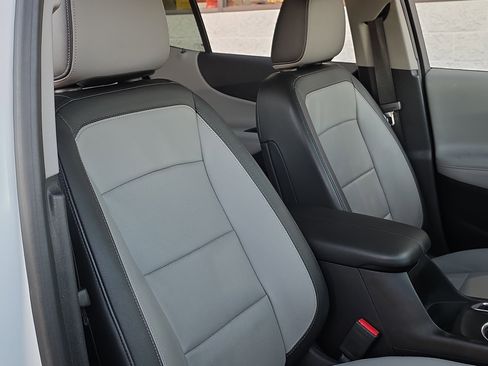 Used 2018 Chevrolet Equinox Premier image 36