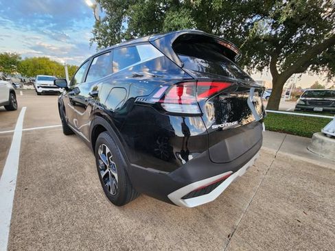 Used 2025 Kia Sportage EX FWD image 4