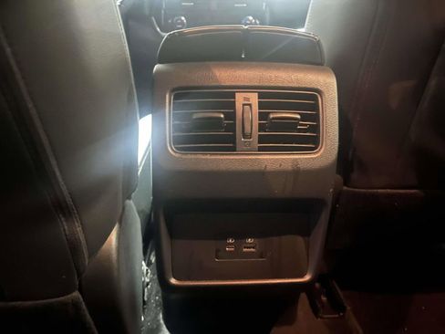 Used 2023 Nissan Rogue SL image 14