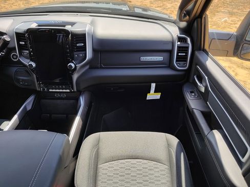 New 2025 RAM 2500 Big Horn image 30