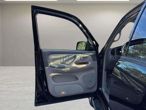 Used 2007 Toyota Sequoia Limited image 9