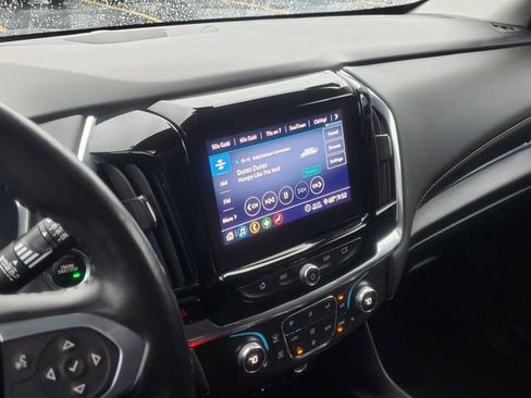 Used 2021 Chevrolet Traverse LT FWD image 30