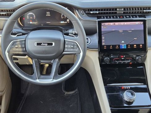 Certified 2023 Jeep Grand Cherokee L Limited image 28